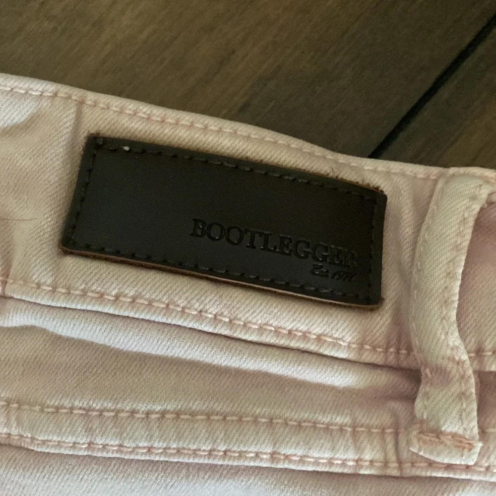 ☮️☮️☮️☮️☮️☮️☮️Womens bootlegger shorts 🩳 8/10☮️☮️☮️☮️☮️☮️ - Picture 2 of 4